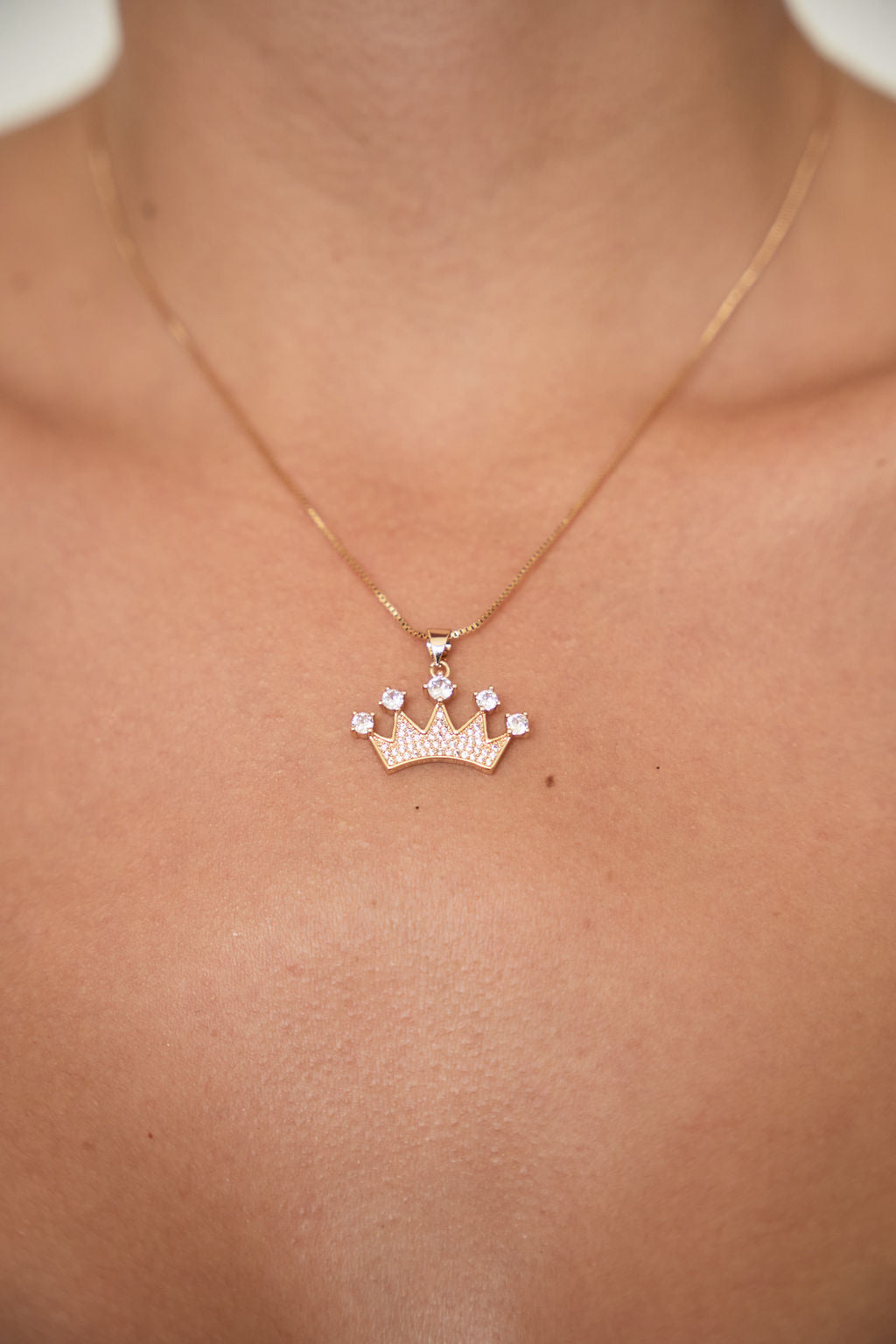 Set Collar corona y aretes
